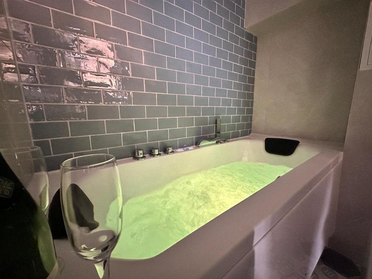 Appartement Magic Avec Balneo, Sauna Et Terrasse Reims